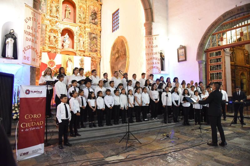 Con éxito, se presentó por primera vez el Coro de la Ciudad de Tlaxcala